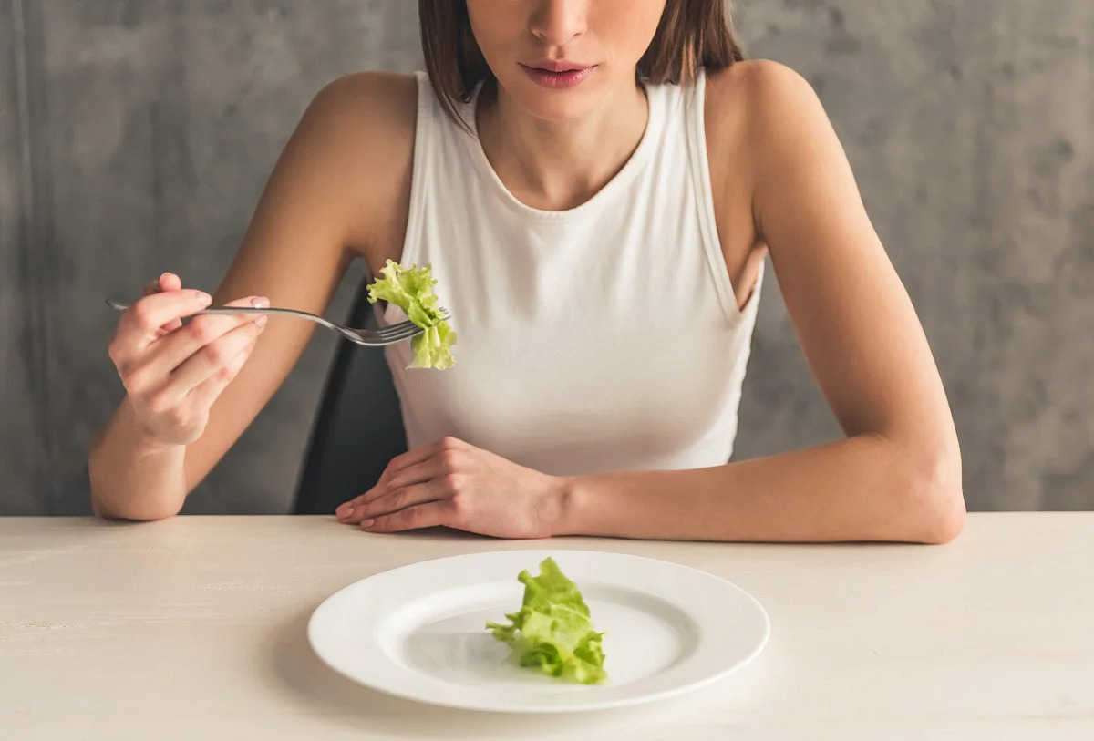 calorie restriction diet eating disorder