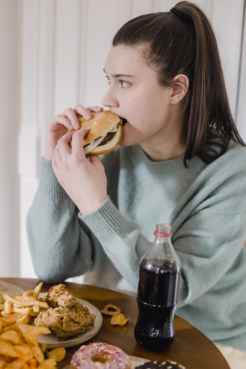 How to Navigate Emotional Eating girl
