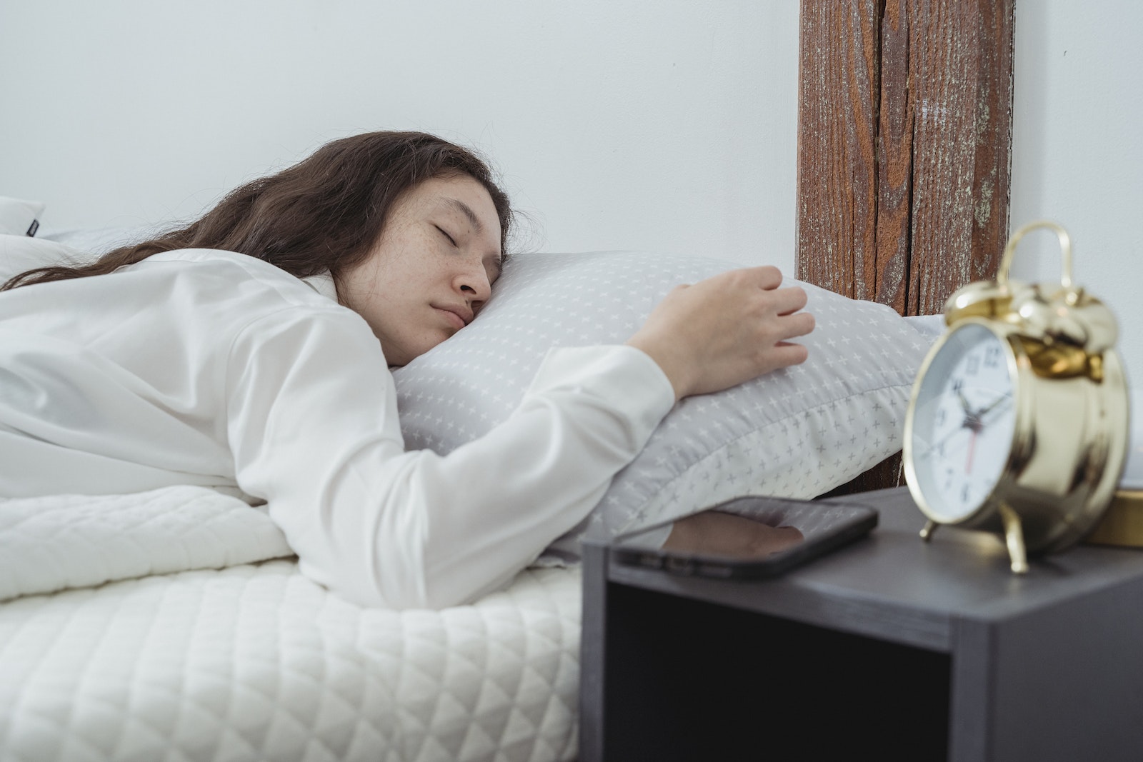 weight loss plateaus sleep