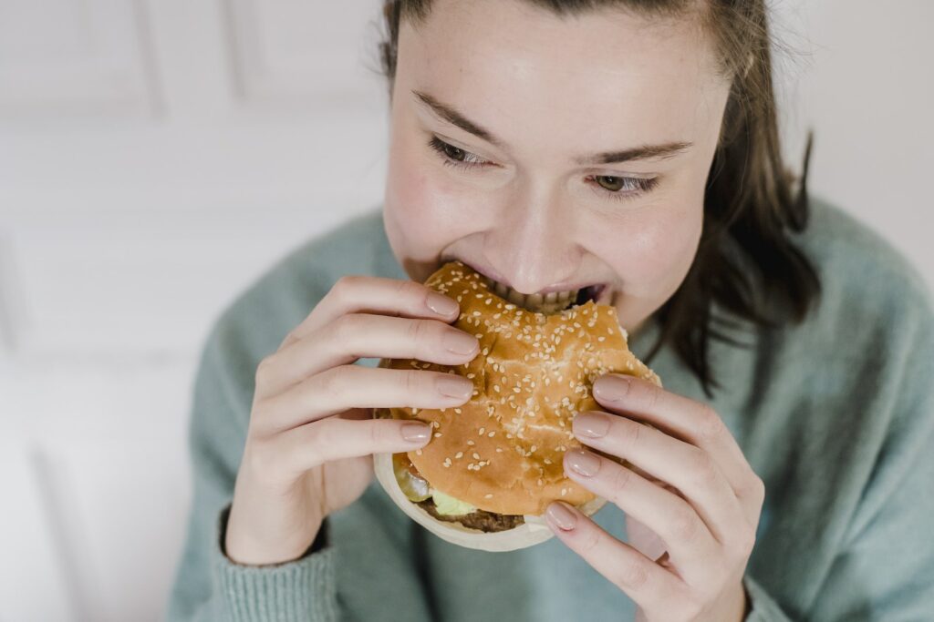 Emotional Hunger vs Physical Hunger