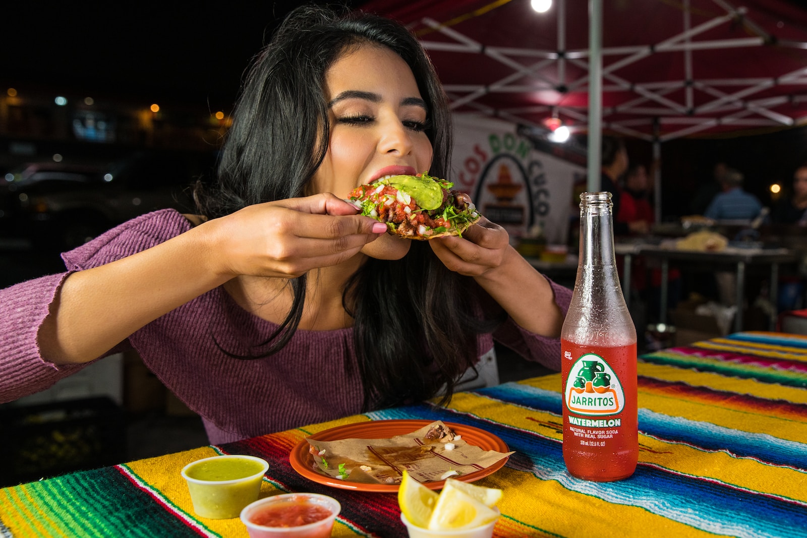 Food advertising and eating behavior girl eating