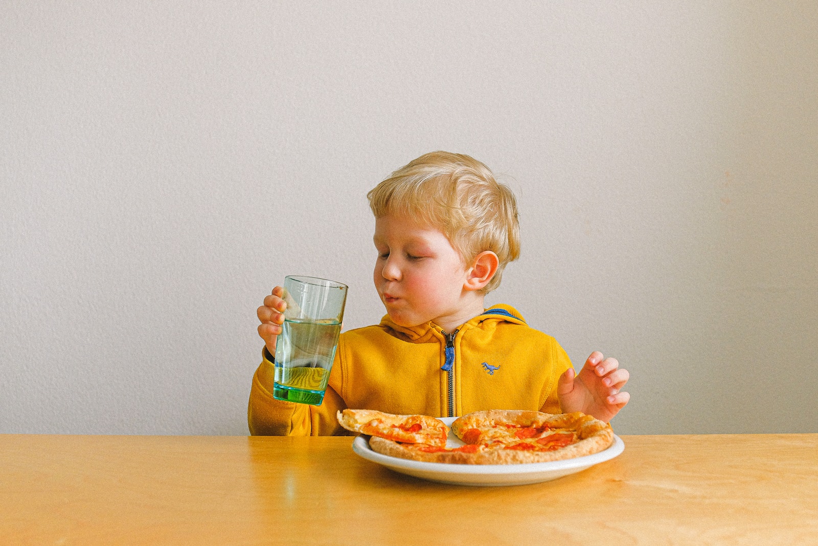 The impact of food advertisements on changing eating behaviors child