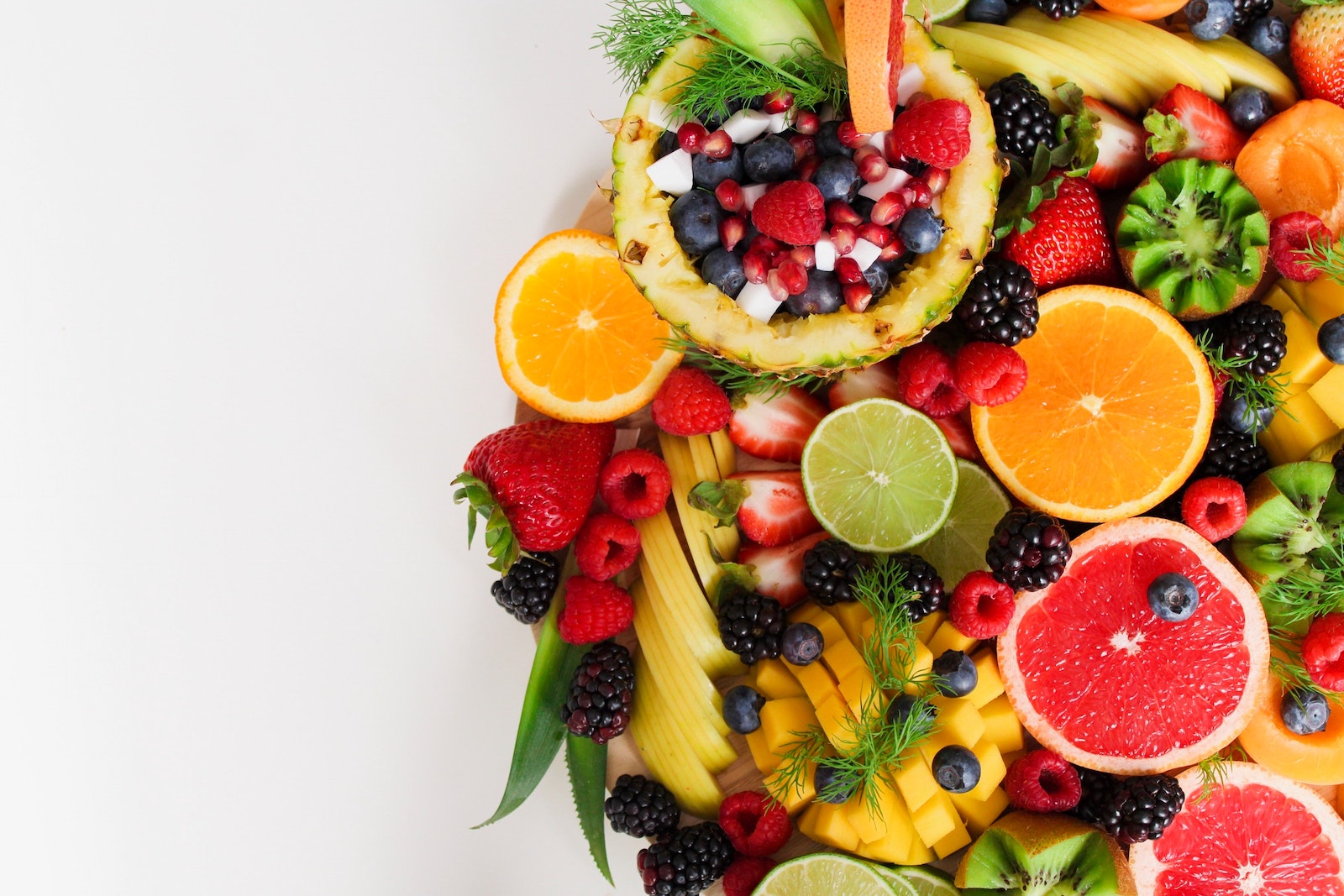 Tips to Eat Healthy When Eating Out fruits