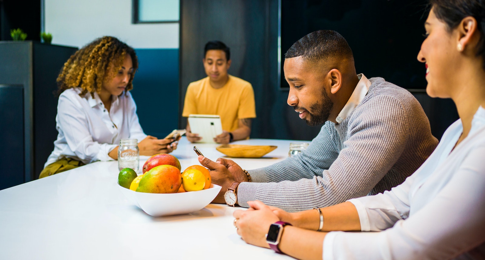 Strategies for Eating Healthier at Work optimize workspace